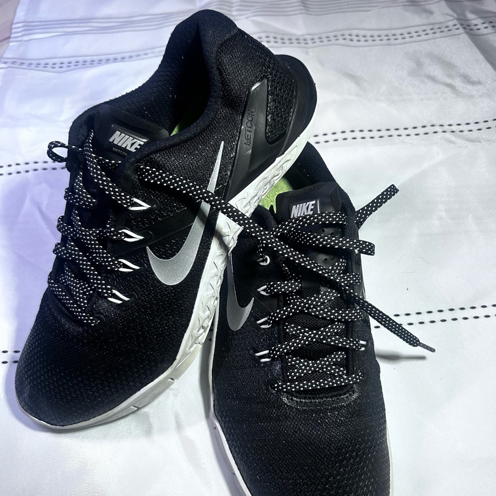 Nike metcon Black and White Running Shoes